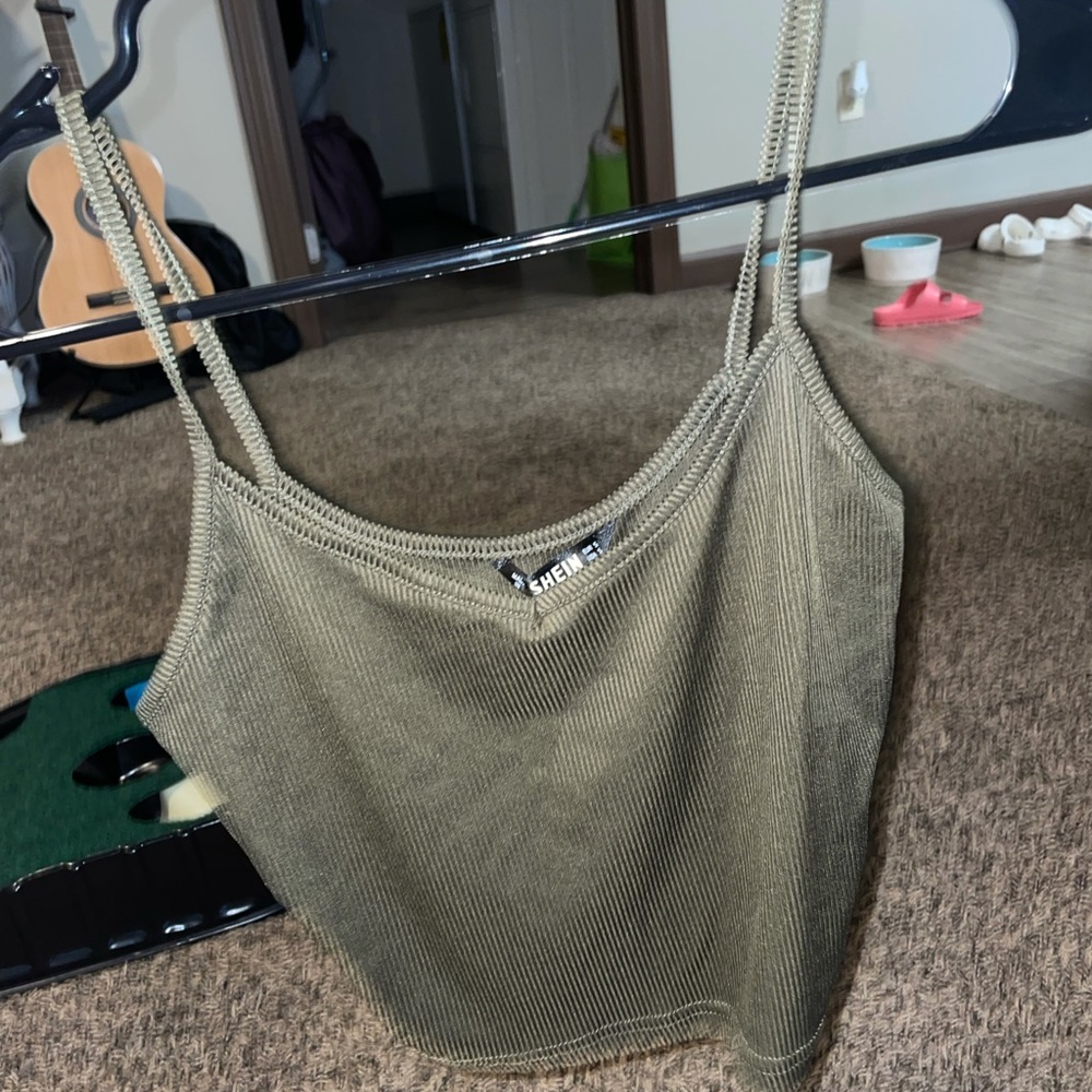 Crop top